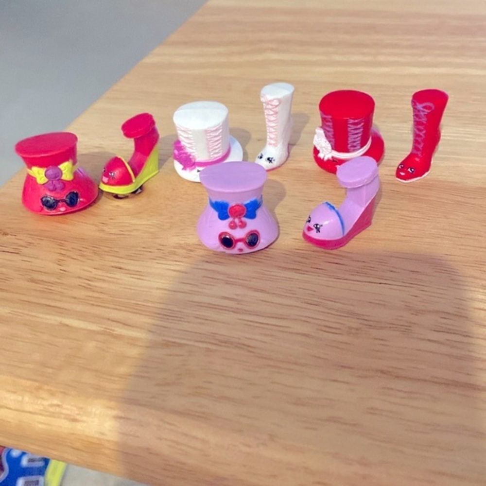 Shopkins Hats and Shoes =8 items